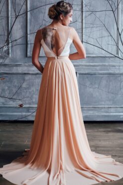 Elegantní společenské šaty Vani s odhalenými zády