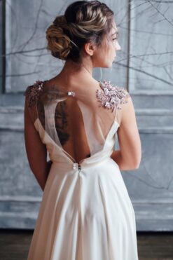Elegantní společenské šaty Zion s krajkovými rukávy elegantní