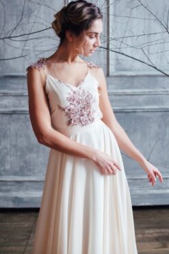 Elegantní společenské šaty Zion s květinovou výšivkou večerní